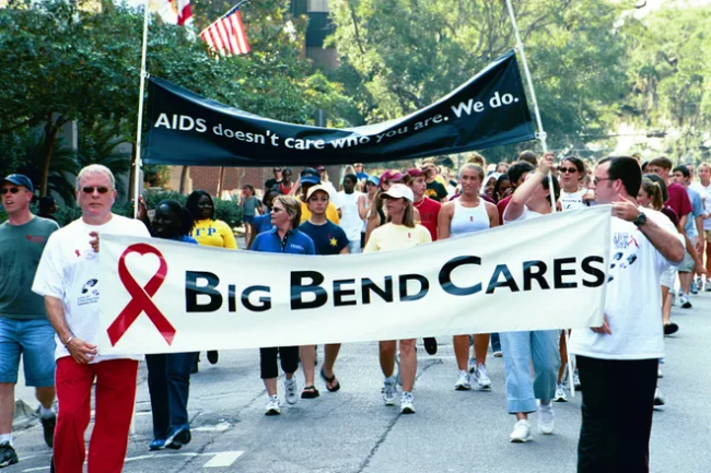 84316572007 aids walk pic